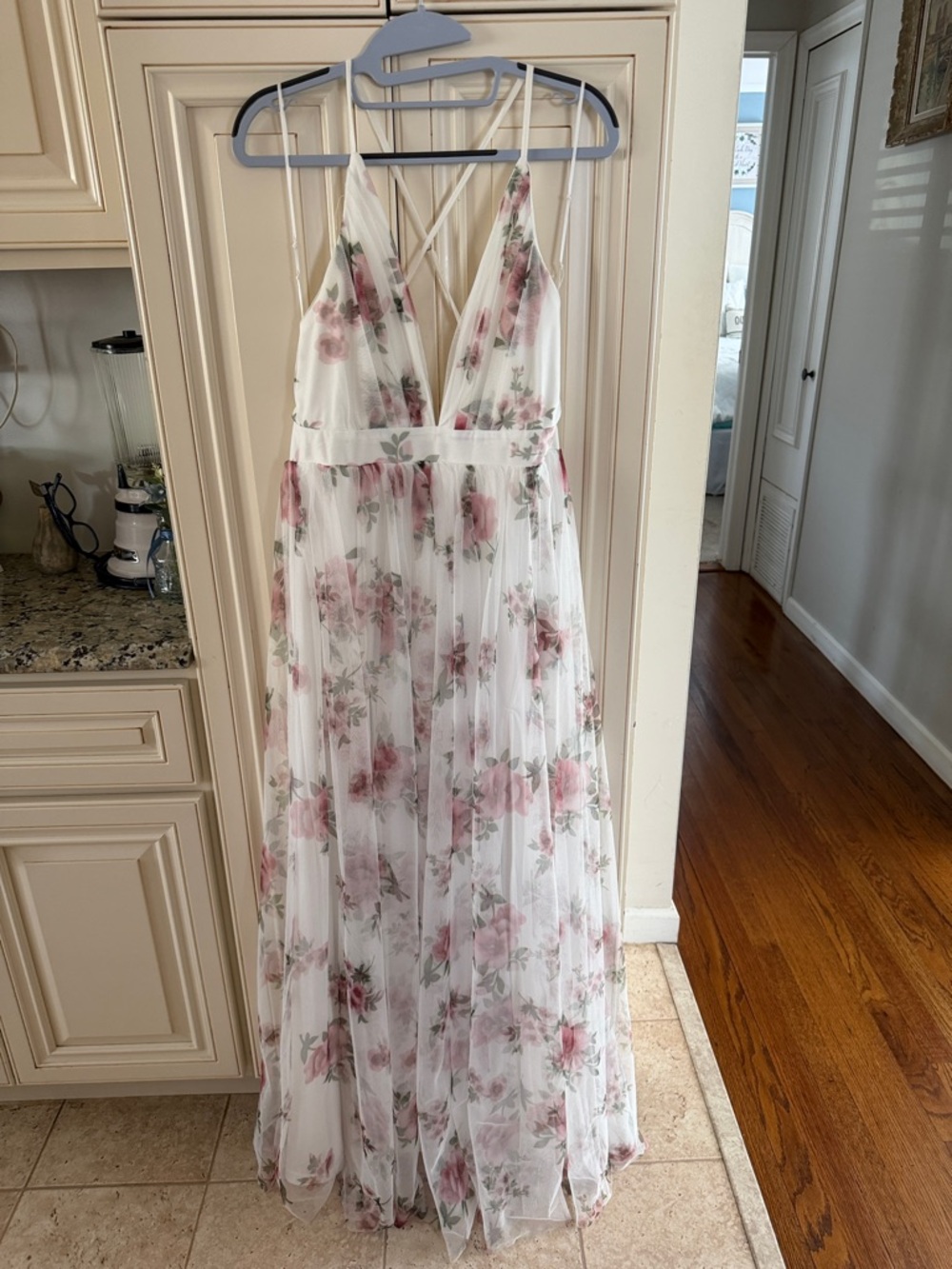 White Floral V-Neck Maxi Dress with Pink Roses size large such a beautiful dress